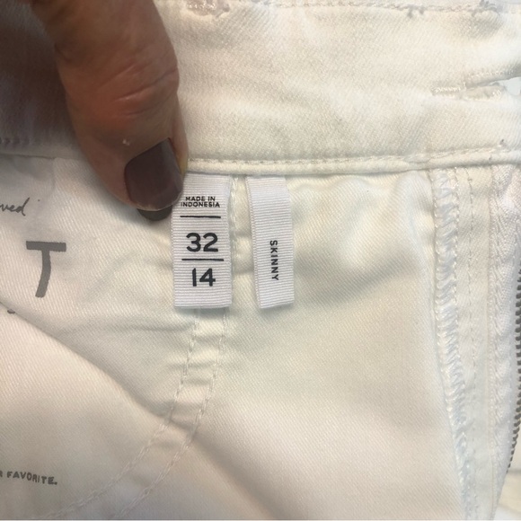 Loft Skinny White Denim Skinny Jeans Slim Pockets Button Trim - Picture 7 of 8